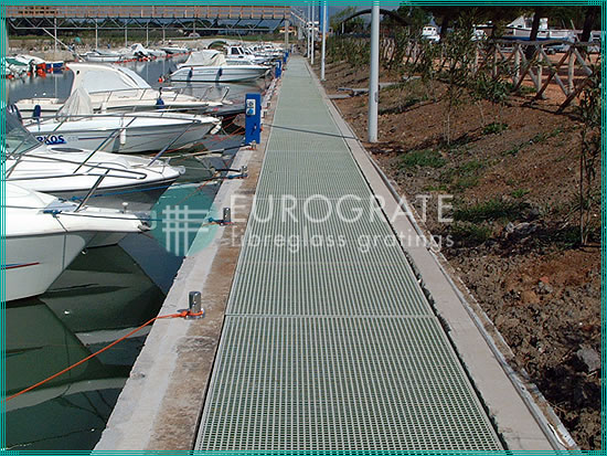 grated walkway for a yachting marina