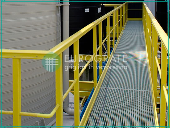 safety handrails and floor gratings for the chemical industry
