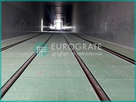 grated flooring provides mechanical strength in a rail industry application