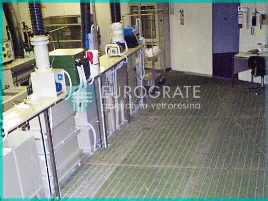safe flooring for the galvanising sector made using GRP gratings